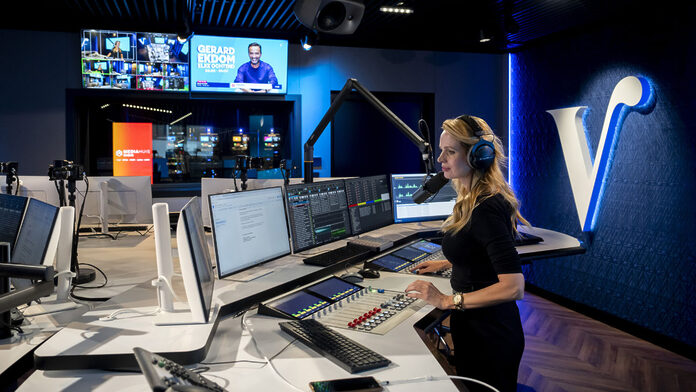 DJ Marisa Heutink im Studio von Radio Veronica