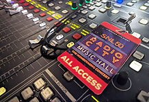 Eine Konzertnacht voller Stars und Herausforderungen SNL Konzert-Badge auf dem mc2 56