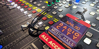 Eine Konzertnacht voller Stars und Herausforderungen SNL Konzert-Badge auf dem mc2 56