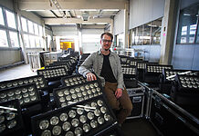 Habegger Austria setzt auf ROXX NEO LED-Washlights Dominic Frank, Director Hardware & Equipment Management bei Habegger Austria mit den neuen ROXX Neo Washlights