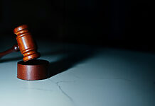 Urteil zu GVR: Wer Filmberufe vertreten darf Richterhammer