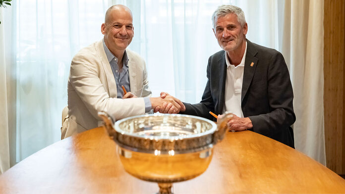 Andrew Georgiou, Präsident und Geschäftsführer von WBD Sports Europe (li.) und Gilles Moretton, Präsident des französischen Tennisverbandes