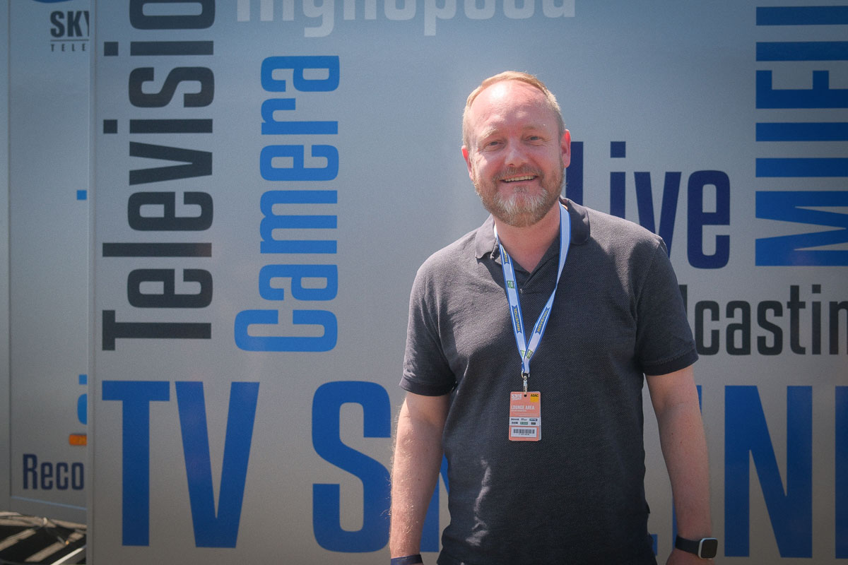 Dennis Ebel, TV SKYLINE