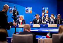 NEP und Wirtz produzieren Host Broadcast beim NATO-Gipfel NEP Steadicam-Operator Jesper Blok filmt Präsident Donald Trump und NATO-Generalsekretär Mark Rutte während des NATO-Gipfels 2025 in Den Haag.
