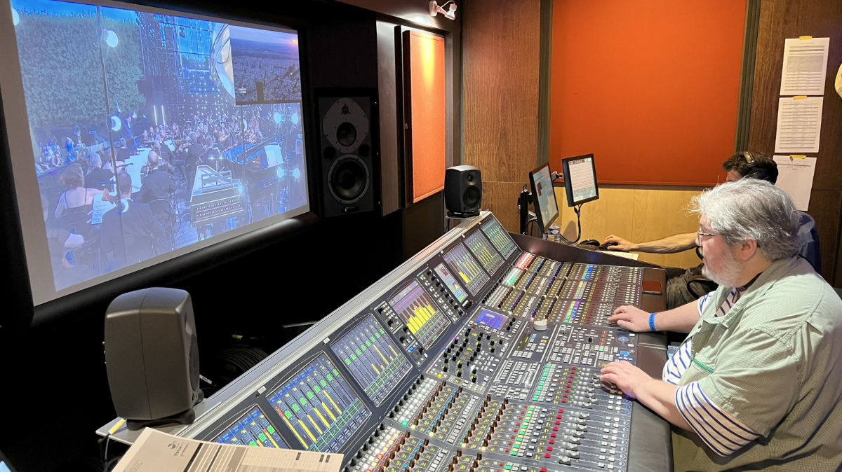 Im Ü-Wagen von Radio France sorgte eine mc²66 MkII für den Broadcast-Mix – inklusive Clean-Feed-Ausspielung für France 2 und das Eurovision-Netzwerk.