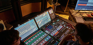 HdM Stuttgart modernisiert Audioproduktion mit IP-basierter Technik von Lawo Professionelles Lawo-Setup im Tonstudio der Hochschule der Medien Stuttgart