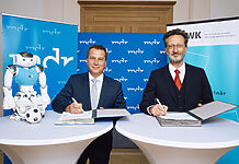 HTWK Leipzig und MDR bekräftigen ihre Zusammenarbeit Der MDR und die Hochschule für Technik, Wirtschaft und Kultur Leipzig (HTWK Leipzig)