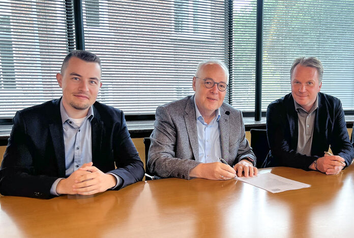 v.l.n.r: Max Breder, Geschäftsführer und COO Broadcast Solutions; Stefan Breder, Geschäftsführer und CEO Broadcast Solutions; Philippe Tresfon, CEO Egripment Camera Support