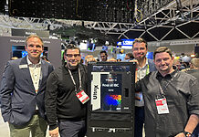 0221 nimmt ersten Ross Carbonite HyperMax in Deutschland in Betrieb Benjamin Bolinius (Ross), Sebastian Scholz (0221), Fabian Röttcher (MCI) und Fabian Scholz (0221)(vlnr)