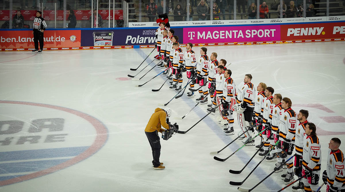 Drahtloskamera auf dem Eishockey-spielfeld