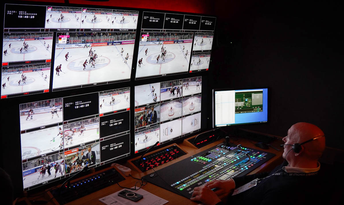 In der Regie des HD14 entsteht das Weltsignal für die nationalen und internationalen Partner.