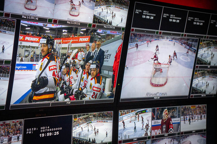 DSC01051 Multiviewer im Ü-Wagen beim Deutschland Cup 2025