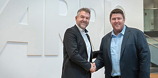 ARRI und The HELM bündeln Kräfte für Live-Produktionen Chris Richter (links), Geschäftsführer von ARRI, und Josh Moffat, Mitbegründer und CEO von The HELM.