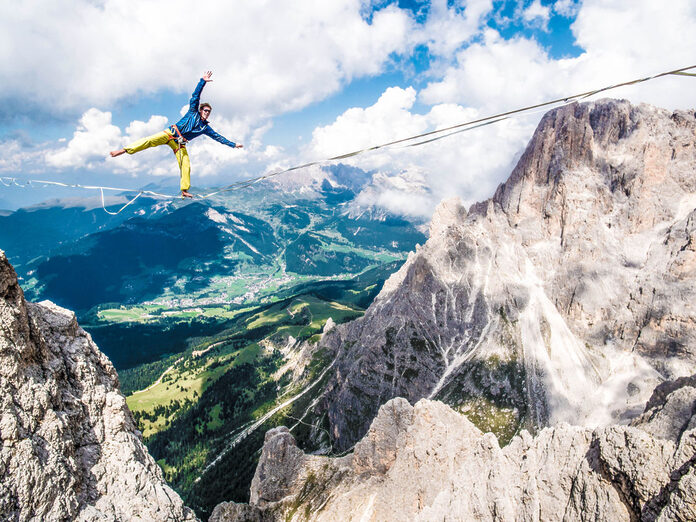 ADIDAS_HighlinePlatt~ValentinRapp-37 Slackline-Action auf dem FAST Sender World of Freesports
