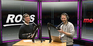 Ross Video: Software, Flexibilität und der Blick aufs Wesentliche Ross-Manager Richard Hardege (li.) im Gespräch mit Niklas Eckstein