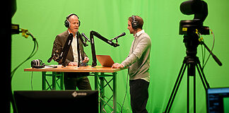 „Content ist heute Teil unserer nationalen Identität“ Dr. Frank Hoffmann von Qvest im Gespräch mit mebucom-Chefredakteur Niklas Eckstein