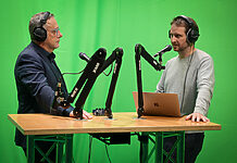 Serverless statt Silos – Wie die Fonn Group Newsrooms modernisiert Michael Schüller (li.) im Gespräch mit Niklas Eckstein auf den Hamburg Open 2026