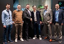 Shure stellt Distributionsmodell in Österreich neu auf Von links: Christian Eckl (Signal), Thomas Schäfer (Signal), Marc Nesselhauf (Shure), Matthias Reinthaler (Signal), Christian Thöni (Shure), Jens Rothenburger (Shure)